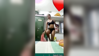 Wondrous chick performs sex show simply taking her clothes off on cam | XXX Video on AllSex.XXX