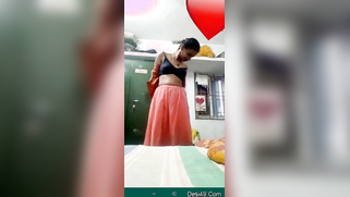 Wondrous chick performs sex show simply taking her clothes off on cam | XXX Video on AllSex.XXX