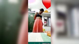 Wondrous chick performs sex show simply taking her clothes off on cam | XXX Video on AllSex.XXX