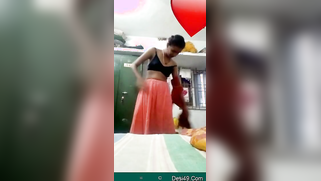 Wondrous chick performs sex show simply taking her clothes off on cam | XXX Video on AllSex.XXX