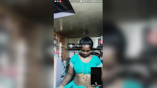 Aunty is so sexy in green sari that online friend pays her for talking | XXX Video on AllSex.XXX