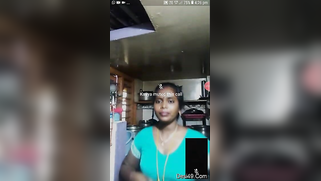 Aunty is so sexy in green sari that online friend pays her for talking | XXX Video on AllSex.XXX