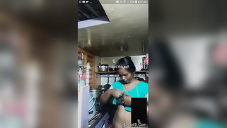 Aunty is so sexy in green sari that online friend pays her for talking | XXX Video on AllSex.XXX