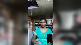 Aunty is so sexy in green sari that online friend pays her for talking | XXX Video on AllSex.XXX