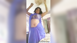 Desi mom doesn't know anything about belly dance but masturbation | XXX Video on AllSex.XXX