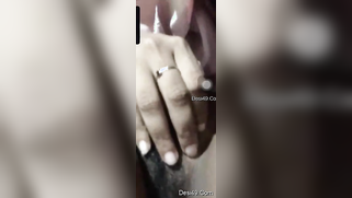 Sexy Desi girl films herself naked putting hand down there to rub clit | XXX Video on AllSex.XXX