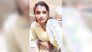 No nakedness but teasing by sex-addicted Desi aunty in front of camera | XXX Video on AllSex.XXX