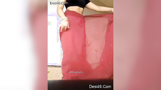 Red sari makes Indian mom look even more amazing when she moves body | XXX Video on AllSex.XXX