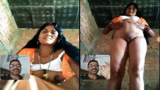 Desi mom with beautiful hair exposes naked body upon man's request | XXX Video on AllSex.XXX