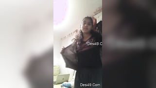 Striptease of amazing sex model from India who demonstrates naked body | XXX Video on AllSex.XXX