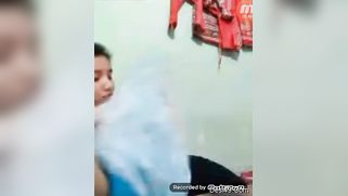 Desi mom talks to online friends and exposes tiny breasts as they want | XXX Video on AllSex.XXX