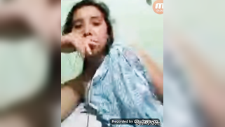 Desi mom talks to online friends and exposes tiny breasts as they want | XXX Video on AllSex.XXX