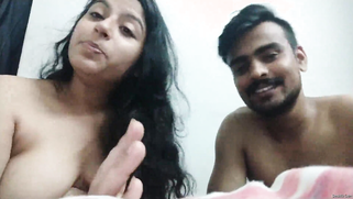 Nice Indian babe with wavy hair and inamorato talk on cam in the nude | XXX Video on AllSex.XXX