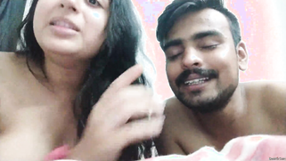 Nice Indian babe with wavy hair and inamorato talk on cam in the nude | XXX Video on AllSex.XXX