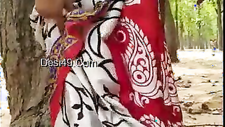 Sex video of shameless Desi mom who sits on the ground and pisses | XXX Video on AllSex.XXX