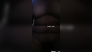 Pretty Indian girl takes clothes off and poses naked in front of cam | XXX Video on AllSex.XXX