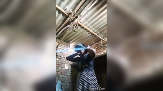 Pretty Indian girl takes clothes off and poses naked in front of cam | XXX Video on AllSex.XXX