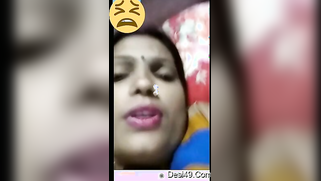 Married Desi mom with pierced nostril is going to show body to fans | XXX Video on AllSex.XXX
