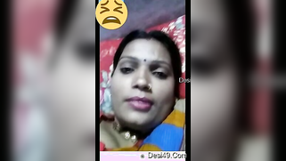 Married Desi mom with pierced nostril is going to show body to fans