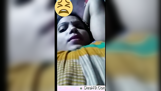 Married Desi mom with pierced nostril is going to show body to fans | XXX Video on AllSex.XXX