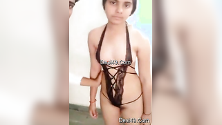 Before wedding boy wants to boast about his Desi girlfriend's body | XXX Video on AllSex.XXX