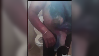 Big-boobied mom demonstrates main pride covered with paint on camera | XXX Video on AllSex.XXX