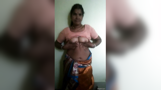 XXX affair of Indian aunty on amateur camera where she flaunts boobs | XXX Video on AllSex.XXX