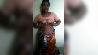 XXX affair of Indian aunty on amateur camera where she flaunts boobs | XXX Video on AllSex.XXX