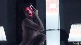 Indian girl feels like porn queen lying on the floor in te nude posing | XXX Video on AllSex.XXX