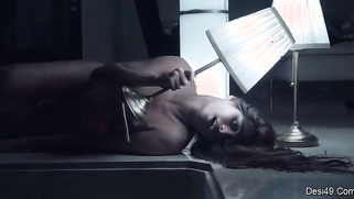 Indian girl feels like porn queen lying on the floor in te nude posing | XXX Video on AllSex.XXX