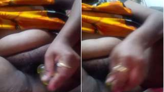 Indian aunty tries not to show face not to be recognized in XXX video | XXX Video on AllSex.XXX