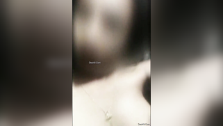 Tempting babe hides face but flashes small boobs in solo XXX video | XXX Video on AllSex.XXX