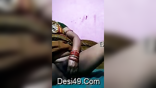 Fatty Desi mom bares hairy cunt and takes vegetable for masturbation | XXX Video on AllSex.XXX