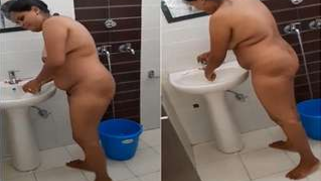 Fatty Indian aunty washes naked body but boy films her everywhere | XXX Video on AllSex.XXX
