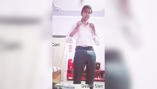 Indian isn't shy to flash boobs and unshaved peach in home video | XXX Video on AllSex.XXX