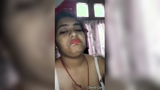 Desi beauty receives pleasure from stripping in solo sex video | XXX Video on AllSex.XXX