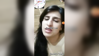 XXX video of Indian aunty who is proud of natural boobs and her cherry