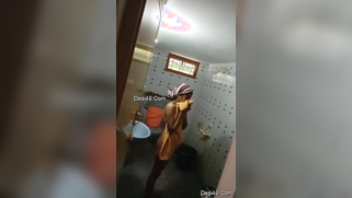 Desi chick looks so alluringly drying body with towel after shower | XXX Video on AllSex.XXX