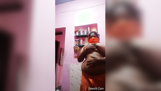 Busty Desi mom takes clothes off to expose her smokin' hot body | XXX Video on AllSex.XXX