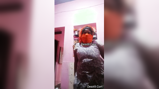 Busty Desi mom takes clothes off to expose her smokin' hot body | XXX Video on AllSex.XXX