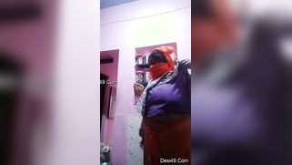 Busty Desi mom takes clothes off to expose her smokin' hot body | XXX Video on AllSex.XXX