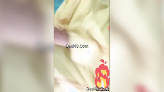 Amateur video of Indian babe who puts lingerie on after shower | XXX Video on AllSex.XXX