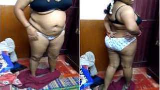 Bad Indian aunty with saggy belly advertises her voluptuous body | XXX Video on AllSex.XXX