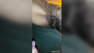 Indian babe lifts yellow sari and shows off pretty hairy pussy | XXX Video on AllSex.XXX