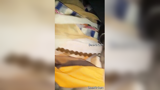 Indian babe lifts yellow sari and shows off pretty hairy pussy | XXX Video on AllSex.XXX