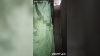 Looking happy after shower Indian wears green sari flashing her cunt | XXX Video on AllSex.XXX