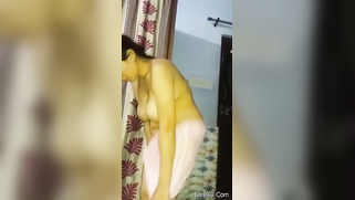 Guy doesn't tell Indian aunty he films her exposing XXX body parts | XXX Video on AllSex.XXX