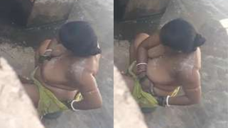 Desi mom doesn't see camera filming her naked in the shower zone | XXX Video on AllSex.XXX