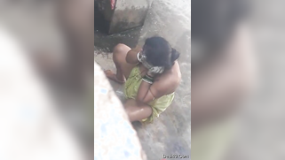 Desi mom doesn't see camera filming her naked in the shower zone | XXX Video on AllSex.XXX