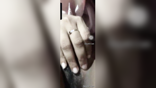 Smiling Indian aunty puts camera down to film her sunshaved peach | XXX Video on AllSex.XXX